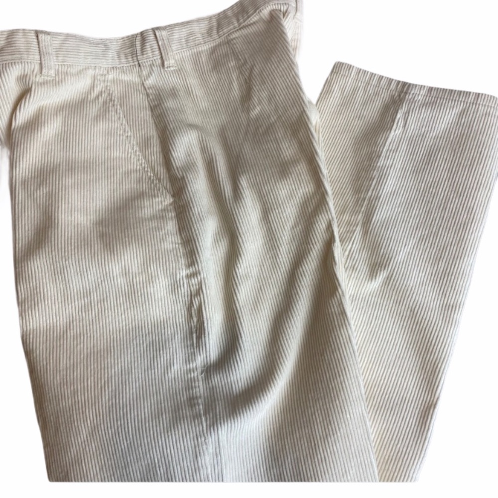 NWT Woolrich classic-fit corduroy pants si…